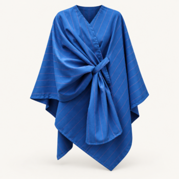 Capa cerrada de sarga azul Francia